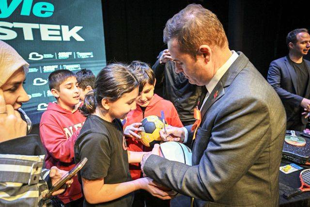 Başkan Ahmet Akın: “ *Balıkesir’imizi hep birlikte sporun merkezi yapacağız”