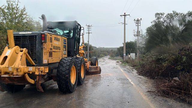 Ayvalık'ta Tüm Belediye Ekipleri24 Saat Sahada