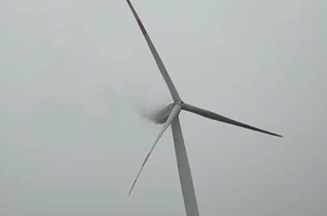 Karesi’de RES tribününe yıldırım düştü: Yangın çıktı