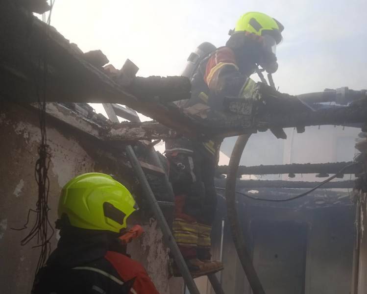 Dursunbey’de 2 Katlı Evde Yangın