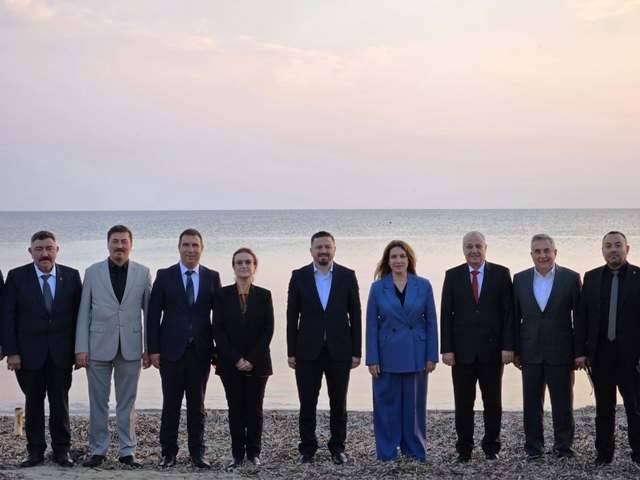 Ak Parti Balıkesir İl Ve İlçe Başkanları Ayvalık’ta Buluştu