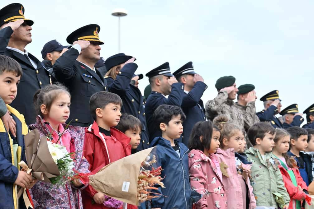 Balıkesir, 10 Kasım’da Ata’sını andı