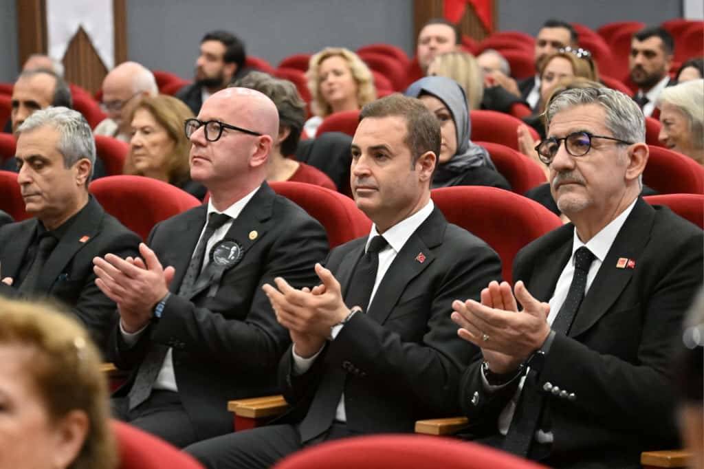 Balıkesir, 10 Kasım’da Ata’sını andı