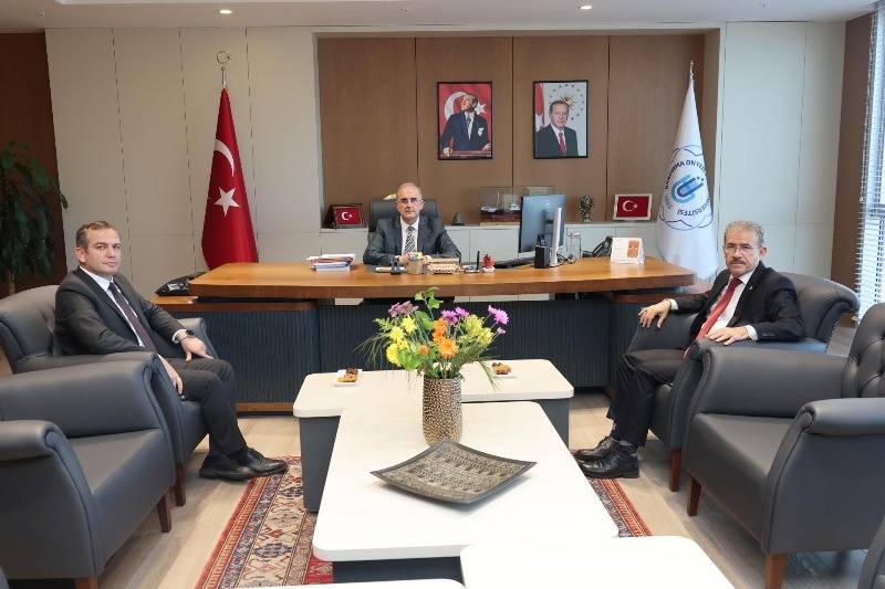 Valilik Yetkililerinden Rektöre Nezaket Ziyareti