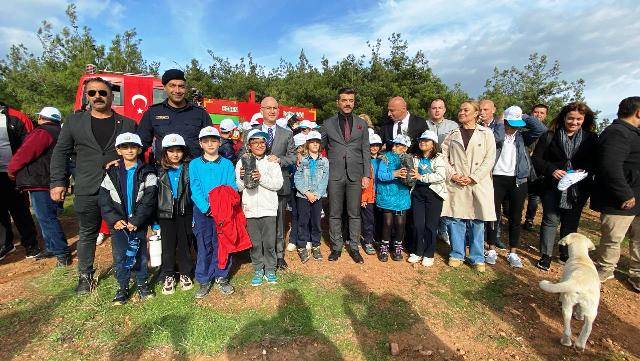 Ayvalık’ta 2 Bin Ağaç Fidanı Toprakla Buluşturuldu