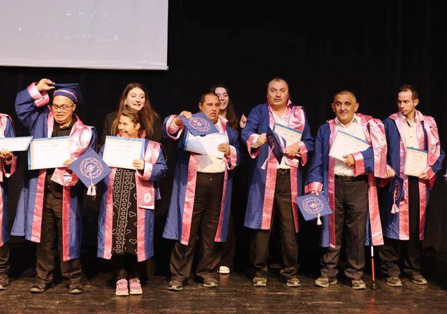 3 Aralık Dünya Engelliler Günü’ne Özel “Temsili Mezuniyet Töreni” Gerçekleştirildi