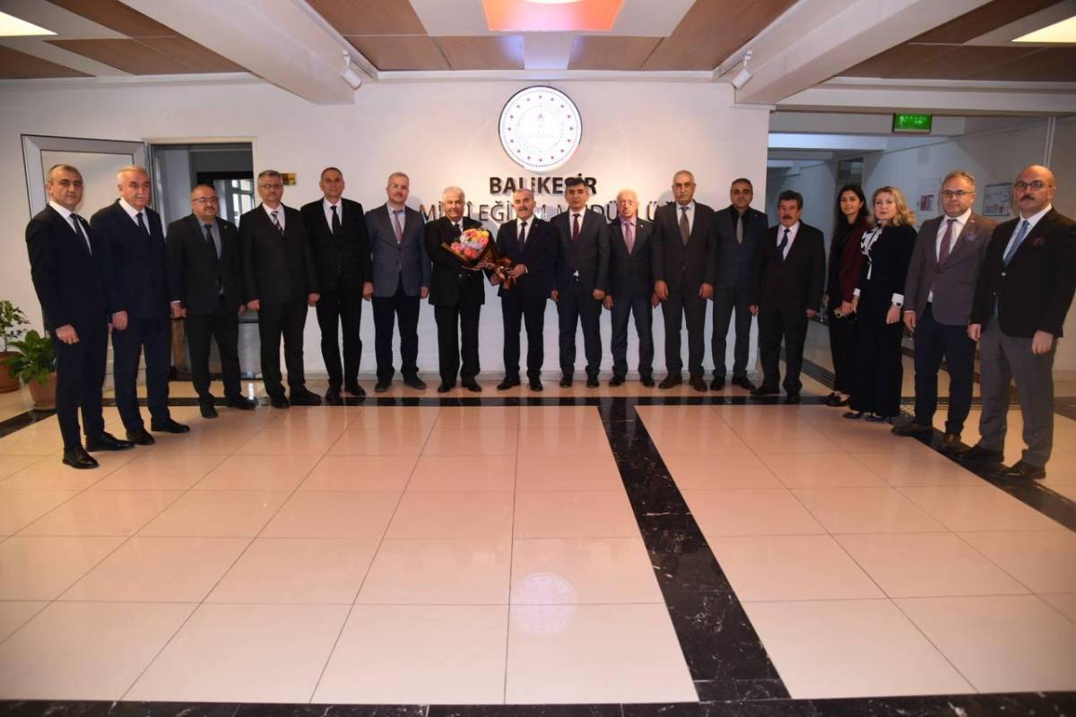 Balıkesir İl Milli Eğitim Müdürlüğü’ne atanan Selahattin Kal, görevine başladı