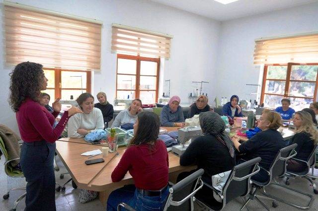 Burhaniye Belediyesi’nden Kadınlara Özel Program Düzenlendi