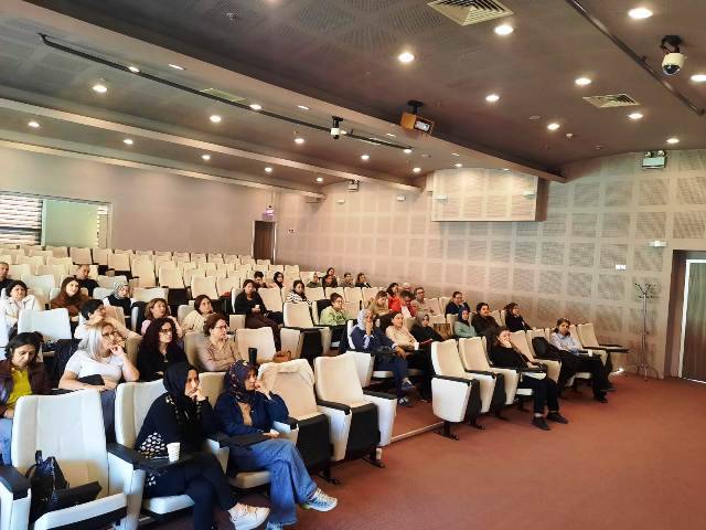 Edremit'te “Birinci Basamak Sağlık Hizmetleri Temel Eğitimi”