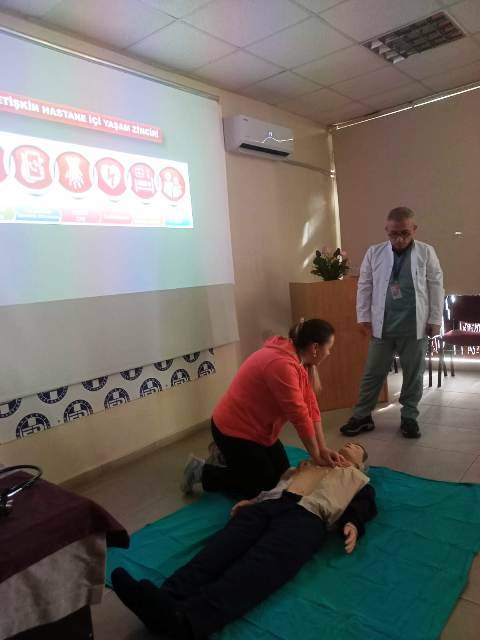 Edremit Devlet Hastanesi’nde yaşam desteği eğitimi
