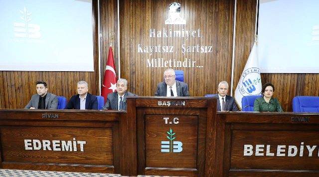 Mehmet Ertaş aylık muhtarlar toplantısını yaptı