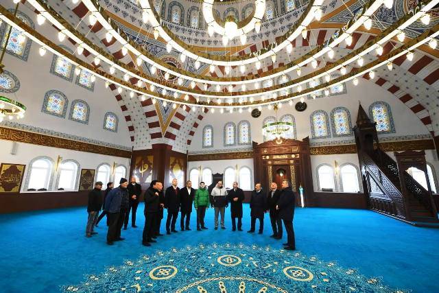 Mehmet Zahit Kotku Camii İnşaatında İnceleme