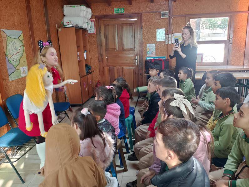 Elif Yaşa Anlatılmaz Beraber Yaşanılır