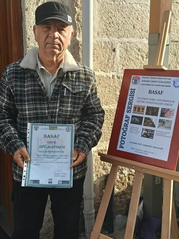 Ali Hikmet Varlık: Fotoğrafın Tutkulu Temsilcisi ve Onur Üyesi