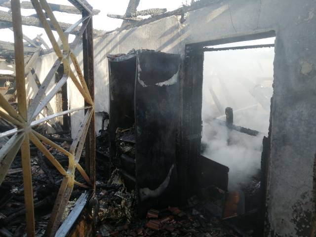 Gönen’de Çıkan Ev Yangını Harabeye Döndü