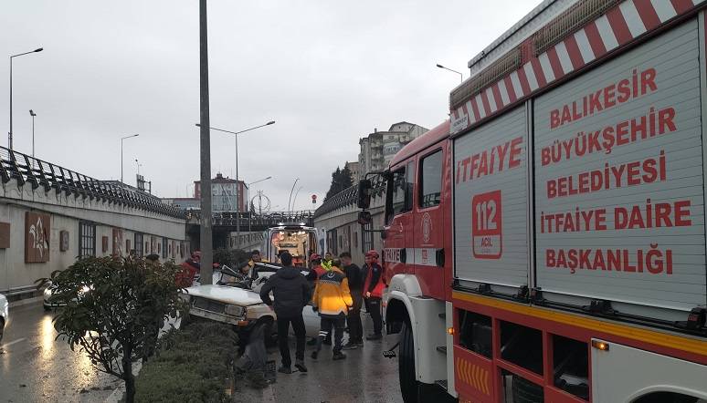 Balıkesir’de Kuvayi Milliye Köprüsü’nde kaza: 1 yaralı
