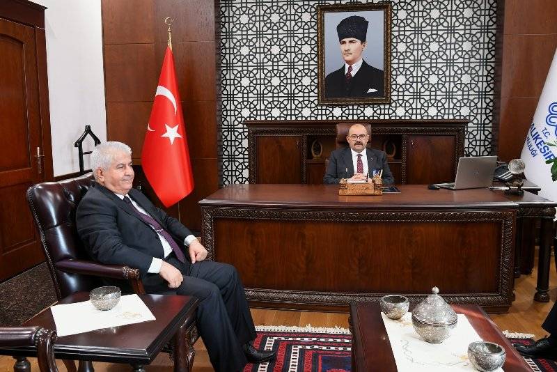 Balıkesir İl Milli Eğitim Müdürlüğü’ne atanan Selahattin Kal, görevine başladı