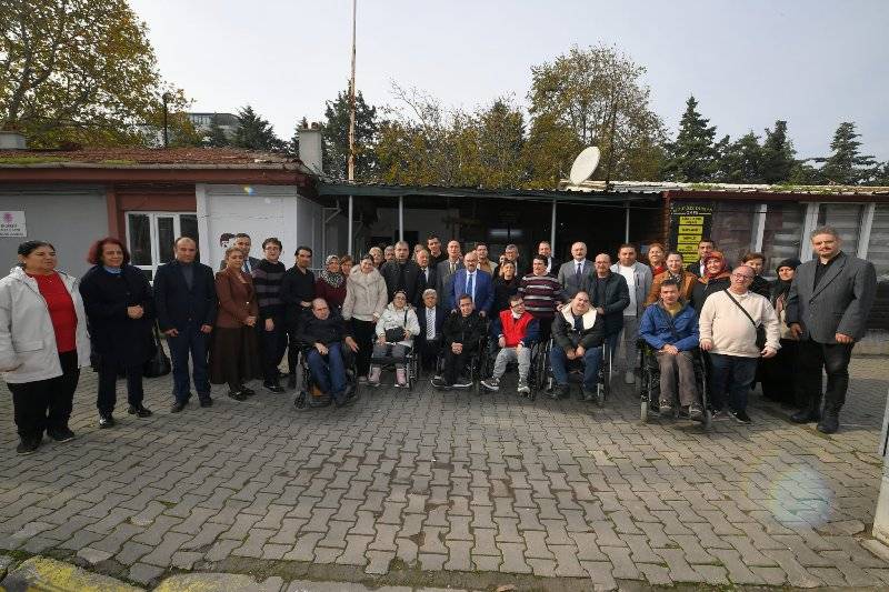 Vali Usatooğlu'nu sazlı sözlü karşıladılar