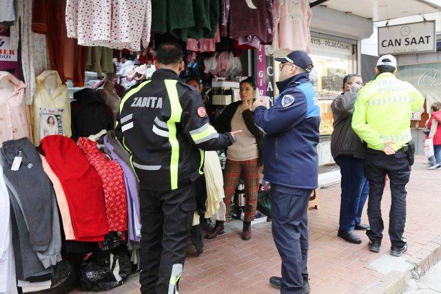 Edremit’te kaldırım işgalleri sona eriyor