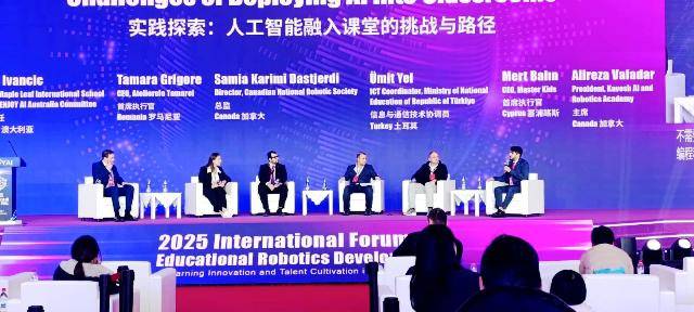 Robotik Takımı Çin’de Düzenlenen ENJOY AI Yarışmasından Gümüş Madalya kazandı