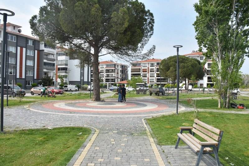 Edremit park ve yeşil alanları ile nefes alıyor....