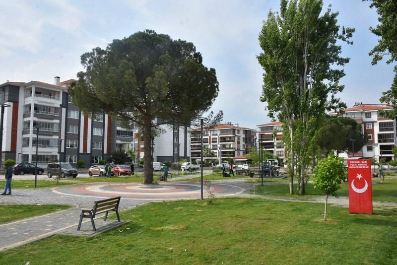 Edremit park ve yeşil alanları ile nefes alıyor....