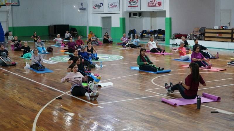 Atatürk Gençlik Merkezi’nde dolu dolu kurs sezonu