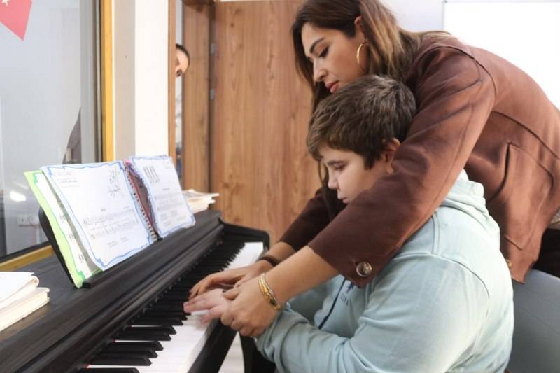 Atatürk Gençlik Merkezi’nde dolu dolu kurs sezonu