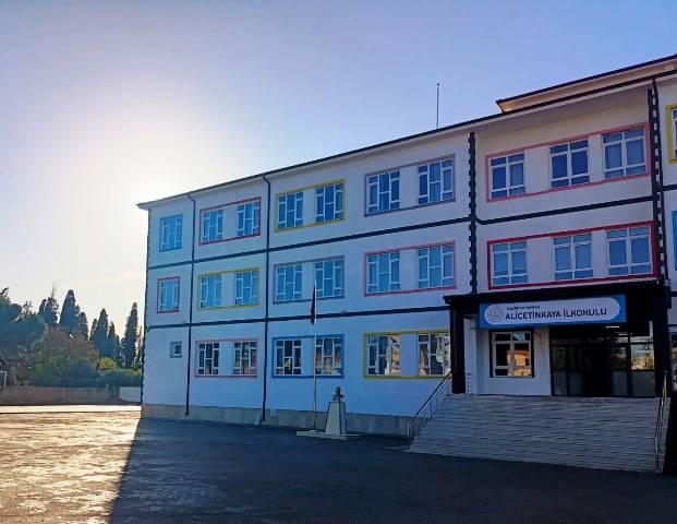 Havran Aliçetinkaya İlkokulu Yeni Binasında Eğitime Başladı