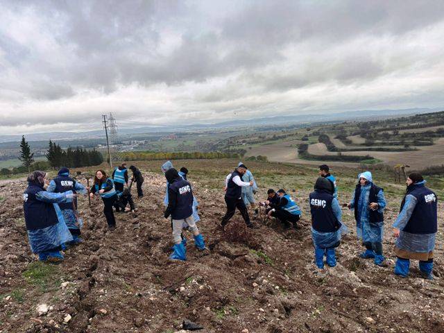 Balıkesir AK Gençlik’ten Fidan Dikim Seferberliği