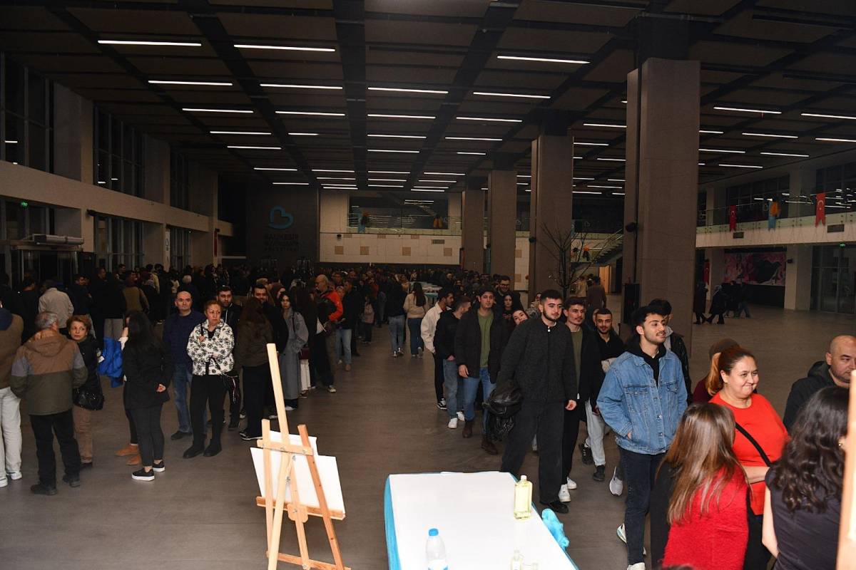 Büyükşehir, hafta sonlarını tiyatroyla renklendiriyor