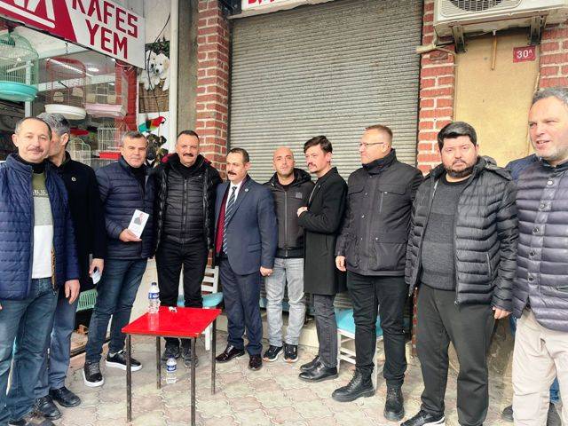 Anahtar Parti Karesi’de halkla iç içe, esnafın yanında