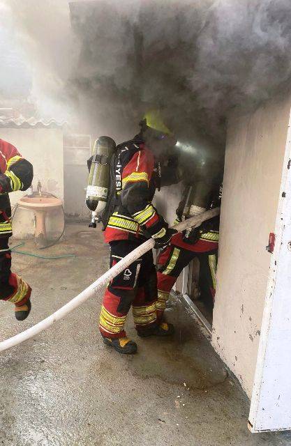 Gömeç’te iki katlı evde yangın