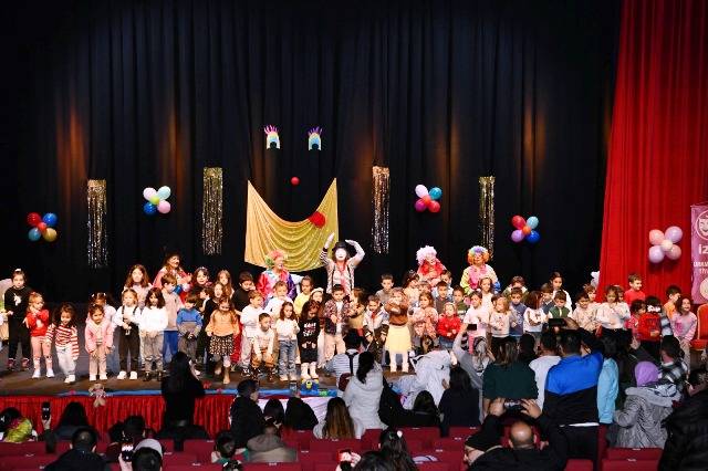 Bir Günde İki Tiyatro Oyunu Sanatseverlerle Buluştu