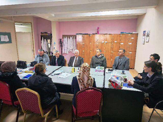 Eğitim Politikaları Saha Ziyaretleriyle Güçleniyor: İl Müdüründen Savaştepe Programı