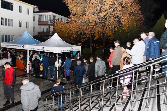 Büyükşehirden 20 ilçede kandil ikramı