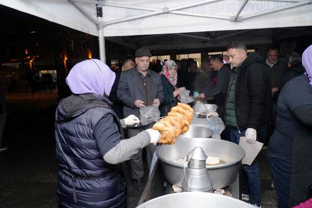 Büyükşehirden 20 ilçede kandil ikramı