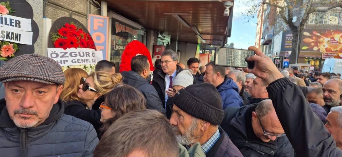 Aynur Öğretmen Hüzünle Son Yolculuğuna Uğurlandı