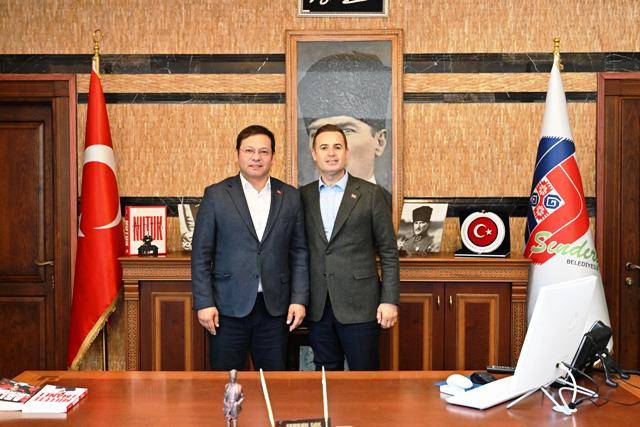 Akın, Sındırgı’da adım atmadık yer bırakmadı