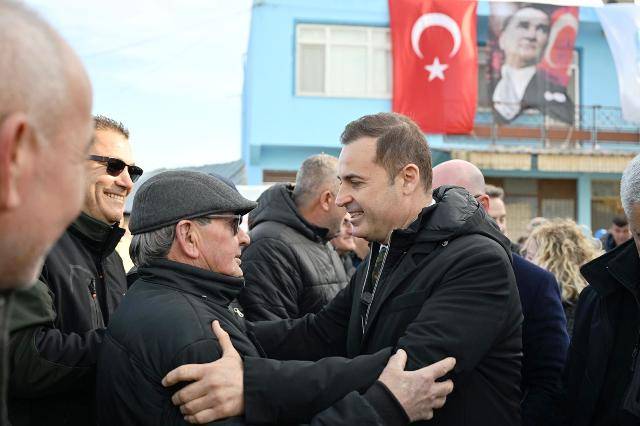 Akın'dan Manyas'a çifte hizmet