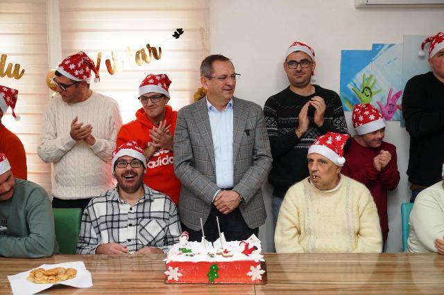 Biz hep yanınızdayız, Mutlu yıllar Özel ve Güzel Çocuklar!