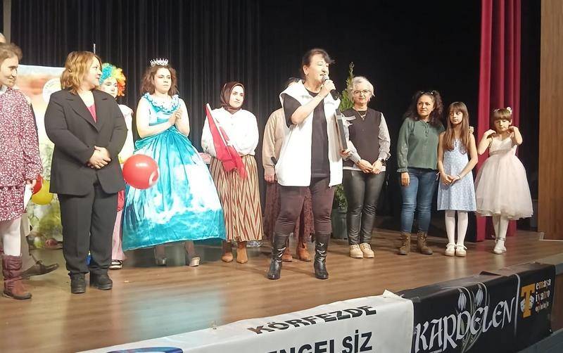 Edremit’in engelsiz mücevherleri sahnede parladı