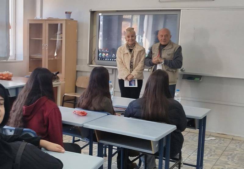 Kardelen Derneği’nden öğrencilerine unutulmaz karne hediyesi