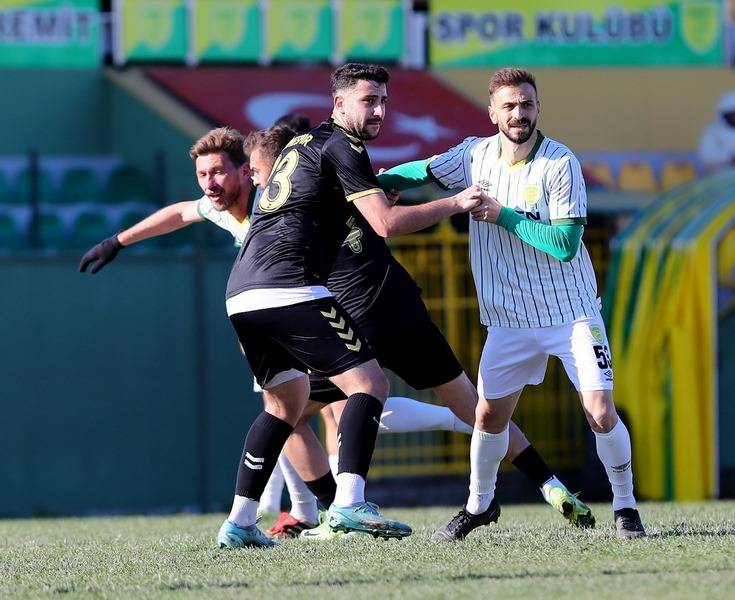 Edro, Manisa’dan 3 puanla dönüyor