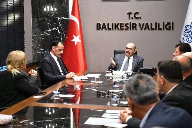 Vali Ustaoğlu: “Mahallelerin sesini sahadan dinliyoruz”