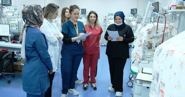 BAÜN Hastanesi Yeni Doğan Yoğun Bakım Ünitesinde Minik Hayatlara Büyük Destek