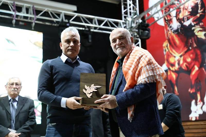 Edremit’te Zeytin Hasat Sonu “Meci Şenliği” dolu dolu geçti