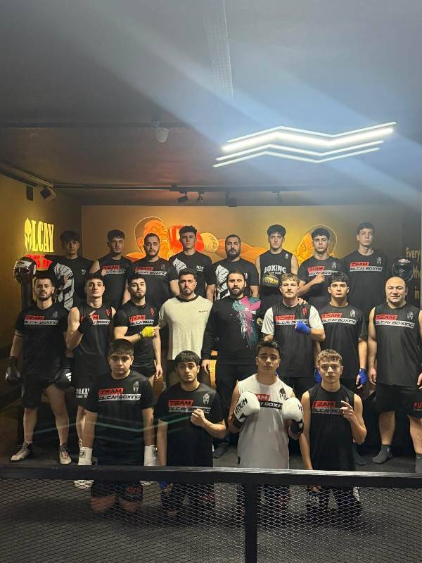 İlçe Müdürü Güzsoy’dan boks şampiyonlarına tebrik ziyareti