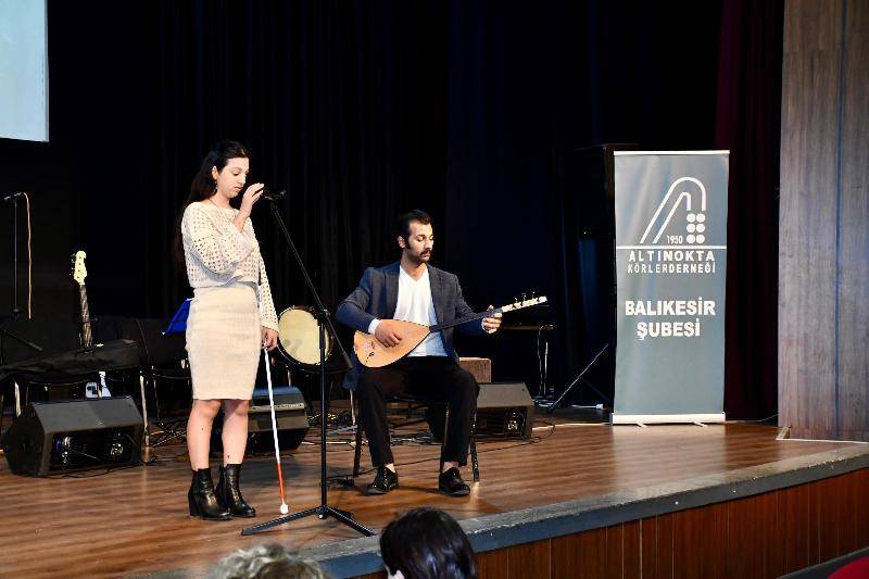 Karanlığa ses oldular