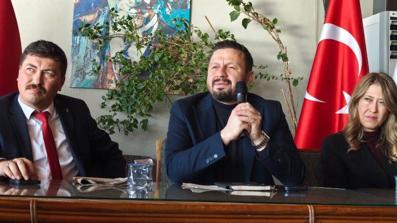 AK Parti İl Başkanı Aydemir'in Edremit'te 10 Ocak Gazeteciler Günü buluşması